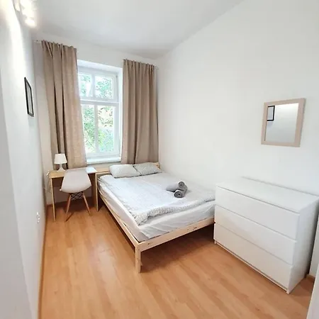 Nw Pokoje 10 Minut Pieszo Do Centrum Apartment