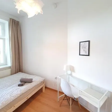 Nw Pokoje 10 Minut Pieszo Do Centrum Apartment